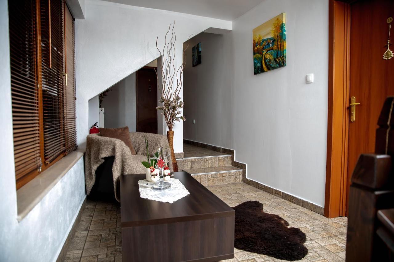 Velinov Boutique